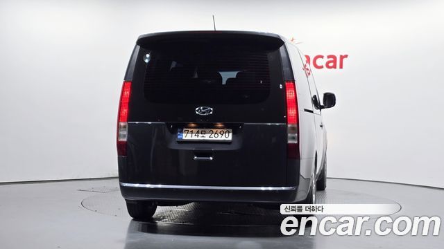 Hyundai Staria 2023 — photo 4