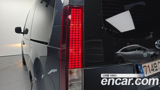 Hyundai Staria 2023 — photo 9