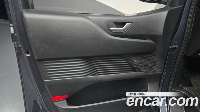 Hyundai Staria 2023 — photo 14
