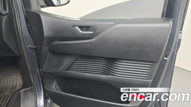 Hyundai Staria 2023 — photo 15