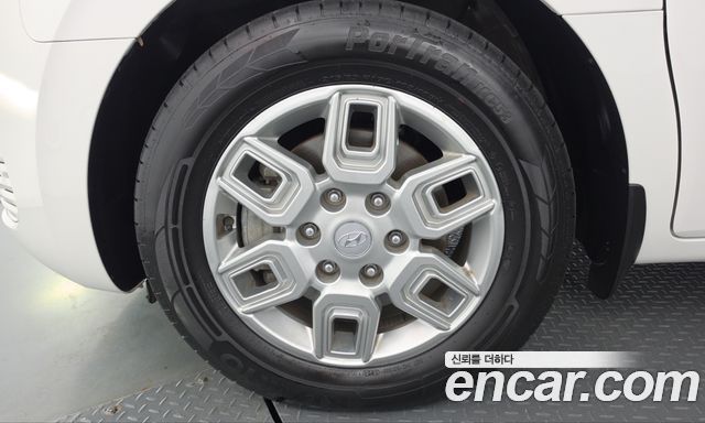 Hyundai Staria 2024 — photo 5