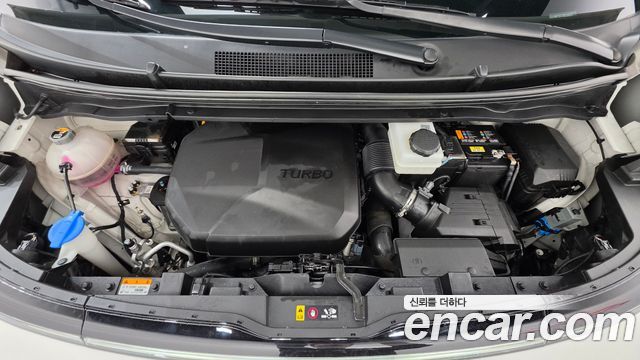 Hyundai Staria 2024 — photo 6