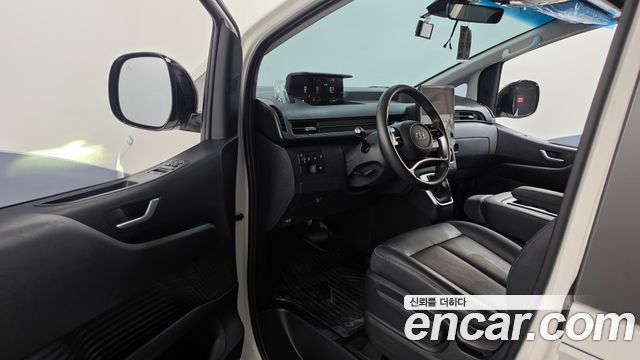 Hyundai Staria 2024 — photo 13