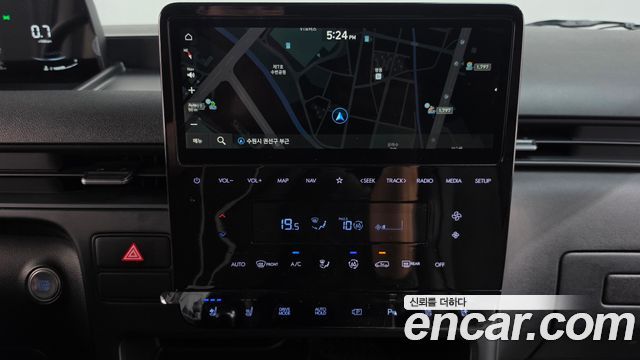 Hyundai Staria 2024 — photo 18