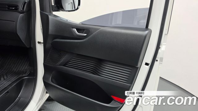 Hyundai Staria 2024 — photo 14