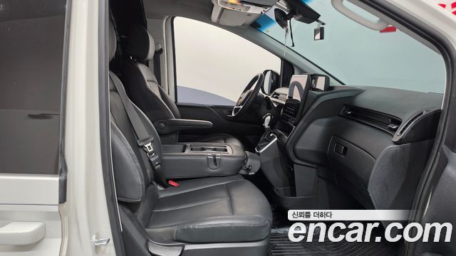 Hyundai Staria 2024 — photo 16