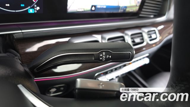 Mercedes-Benz GLE-Class 2026 — photo 12