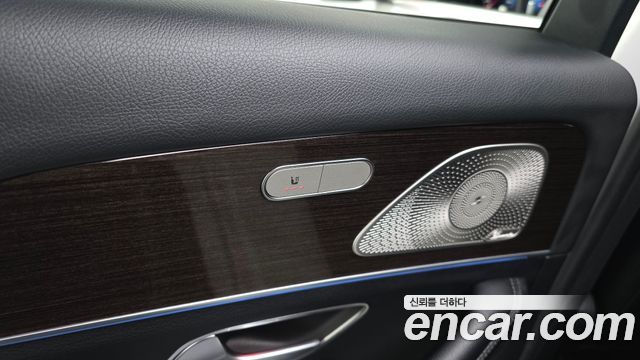 Mercedes-Benz GLE-Class 2026 — photo 24