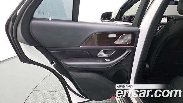 Mercedes-Benz GLE-Class 2026 — photo 15
