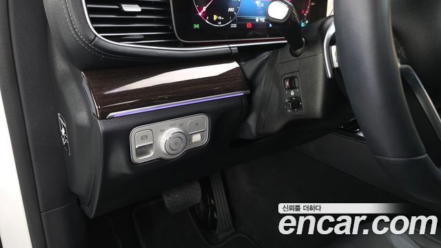 Mercedes-Benz GLE-Class 2026 — photo 29
