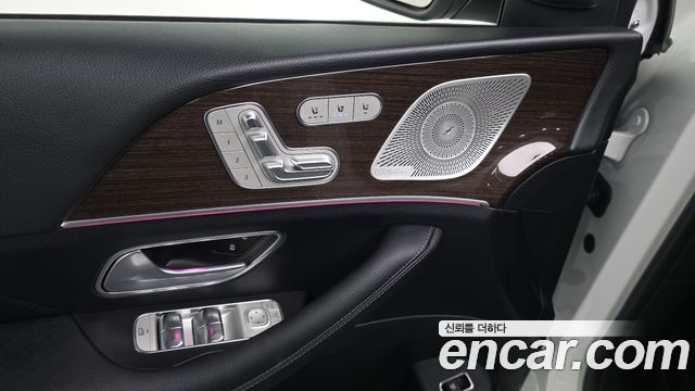 Mercedes-Benz GLE-Class 2026 — photo 30