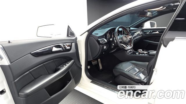 Mercedes-Benz CLS-Class 2015 — photo 10