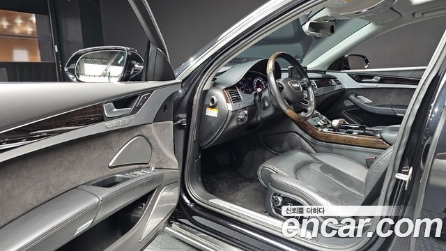 Audi A8 2015 — photo 10