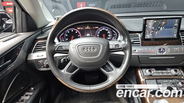 Audi A8 2015 — photo 13