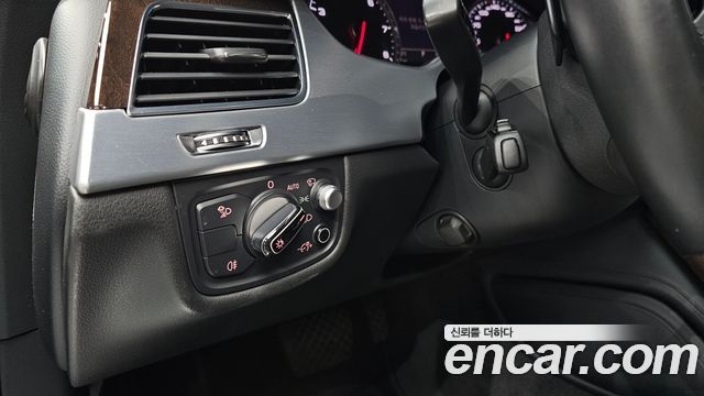 Audi A8 2015 — photo 15
