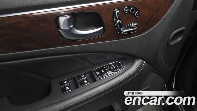 Hyundai Equus 2014 — photo 28