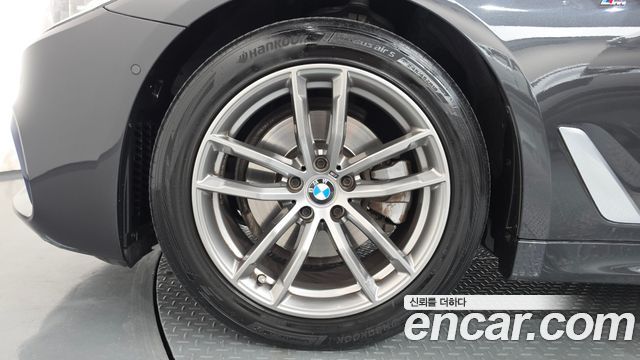 BMW 5-Series 2020 — photo 5