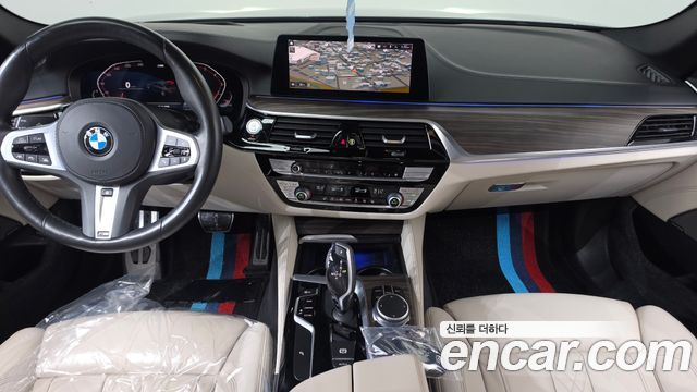 BMW 5-Series 2020 — photo 10