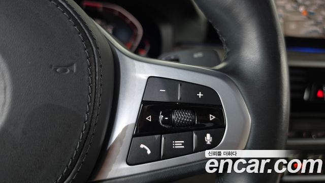 BMW 5-Series 2020 — photo 22