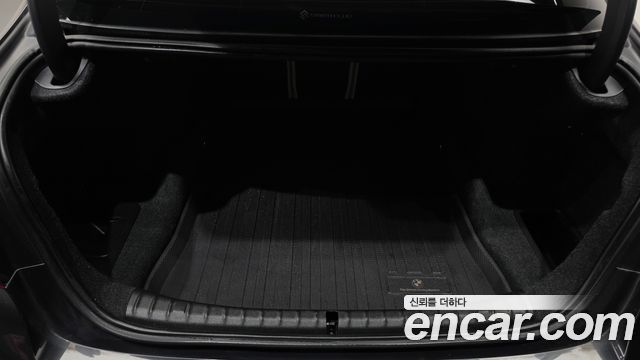 BMW 5-Series 2020 — photo 26