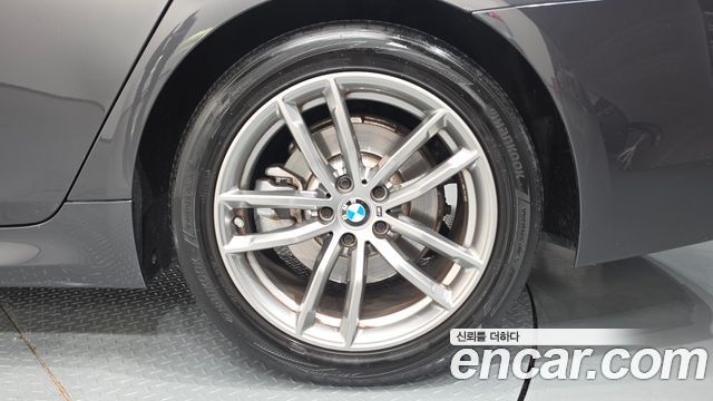 BMW 5-Series 2020 — photo 7