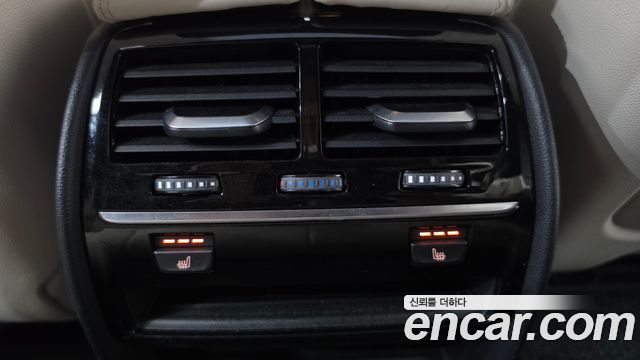 BMW 5-Series 2020 — photo 31