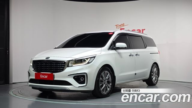 Kia Canival 2020 — photo 1