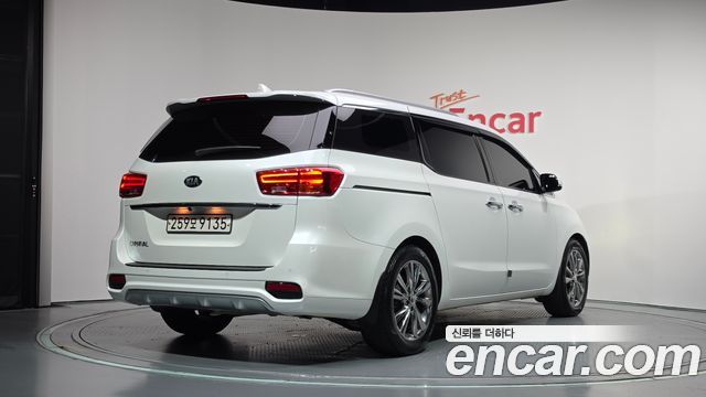 Kia Canival 2020 — photo 2