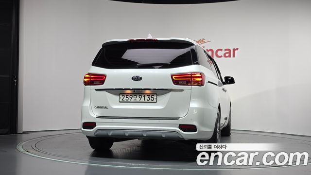 Kia Canival 2020 — photo 4