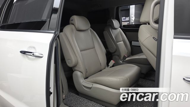Kia Canival 2020 — photo 12