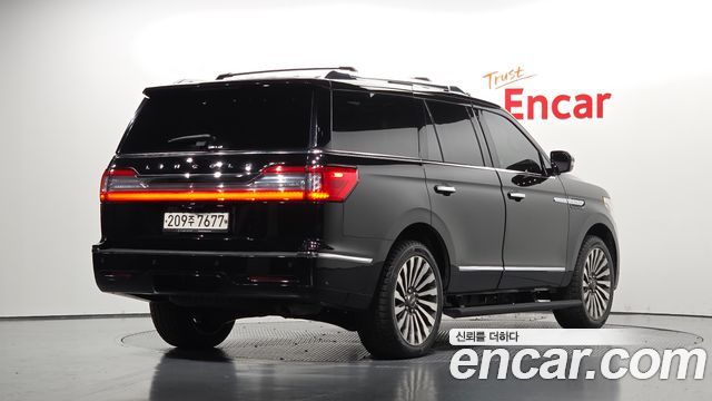 Lincoln Navigator 2021 — photo 2