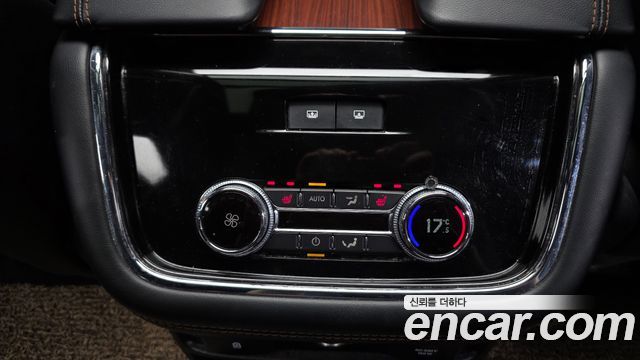 Lincoln Navigator 2021 — photo 18