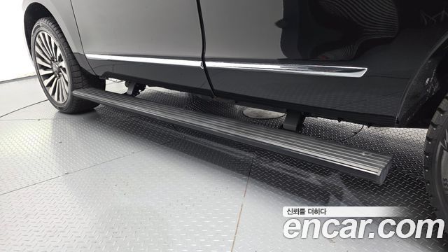 Lincoln Navigator 2021 — photo 19