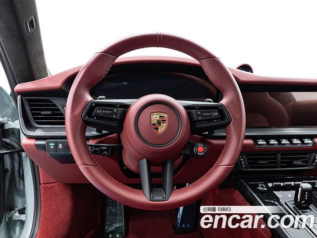 Porsche 911 2025 — photo 18