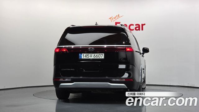 Kia Canival 2021 — photo 4