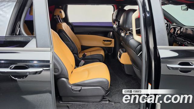 Kia Canival 2021 — photo 17
