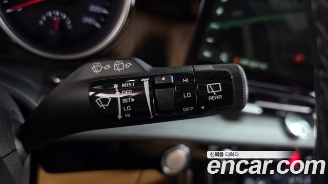 Kia Canival 2021 — photo 25