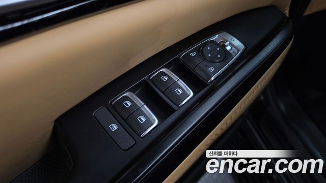 Kia Canival 2021 — photo 26