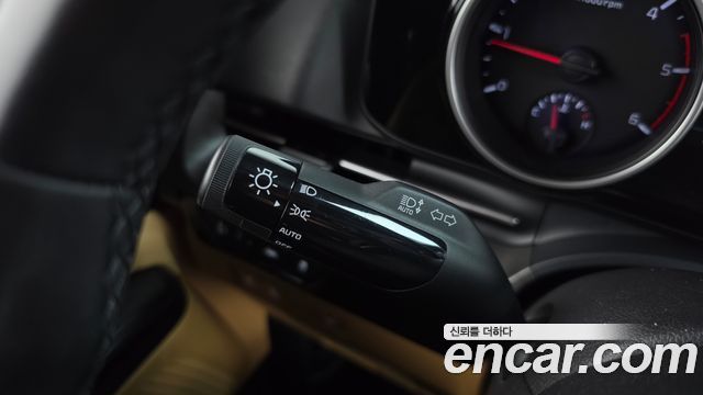 Kia Canival 2021 — photo 28