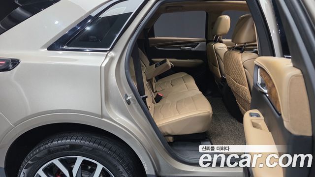 Cadillac XT5 2023 — photo 17