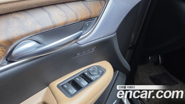 Cadillac XT5 2023 — photo 24