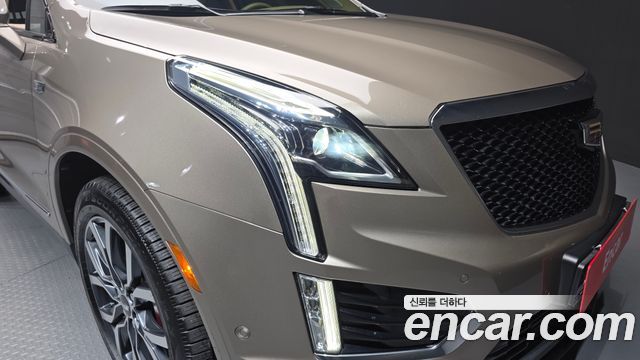 Cadillac XT5 2023 — photo 8