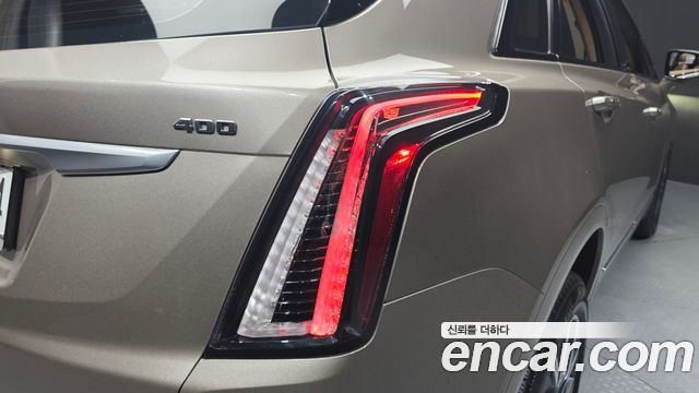 Cadillac XT5 2023 — photo 9