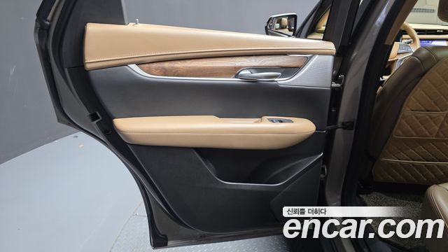 Cadillac XT5 2023 — photo 15