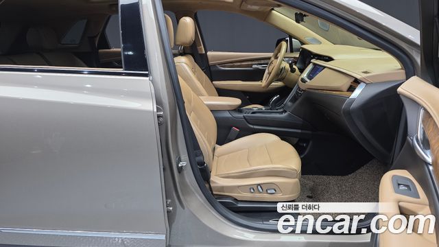 Cadillac XT5 2023 — photo 16
