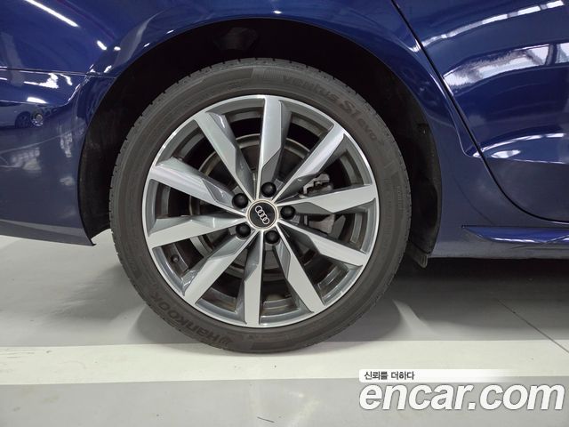 Audi A4 2023 — photo 5