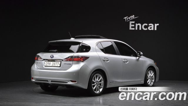 Lexus CT200h 2012 — photo 2