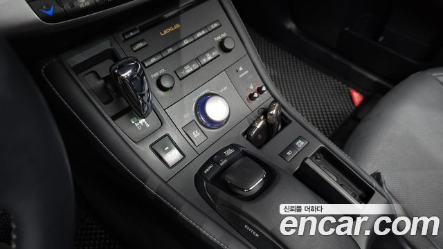 Lexus CT200h 2012 — photo 9