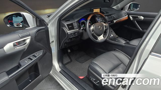 Lexus CT200h 2012 — photo 10