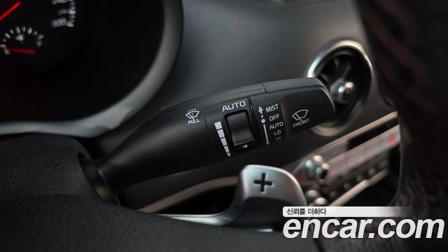Kia Stinger 2018 — photo 28